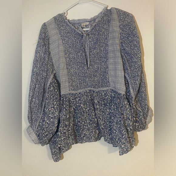 American Eagle Outfitters Tops - American Eagle, Long sleeve V-neck style blouse Size L, 100% cotton